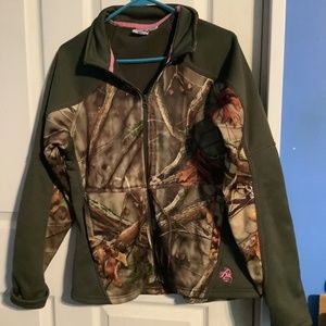Women’s Legendary Whitetails Forest Camo Jacket/sweater Size M